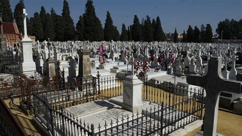 Qu Famosos Est N Enterrados En El Cementerio De Sevilla