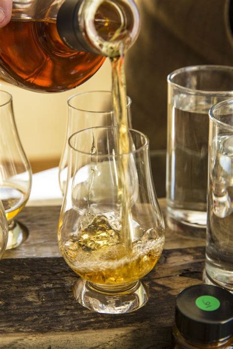 This Is How You Should Actually Be Drinking Whisky Whisky Drinks