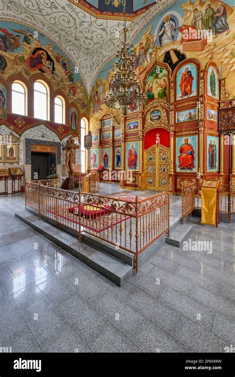 Russian Orthodox Cathedral of the Holy Resurrection, Iconostasis ...