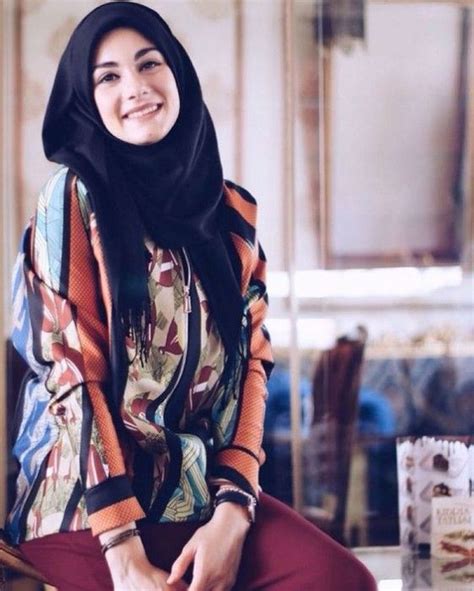 Latest Pakistani Summer Hijab Style And Designs For Girls