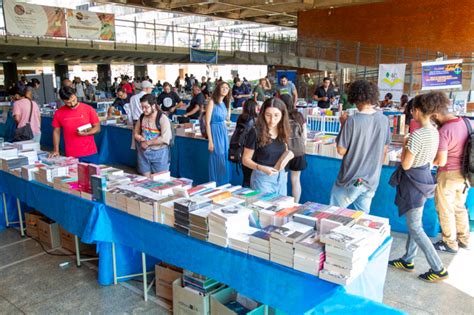 UnB Notícias Primeira Festa do Livro da UnB reuniu comunidade