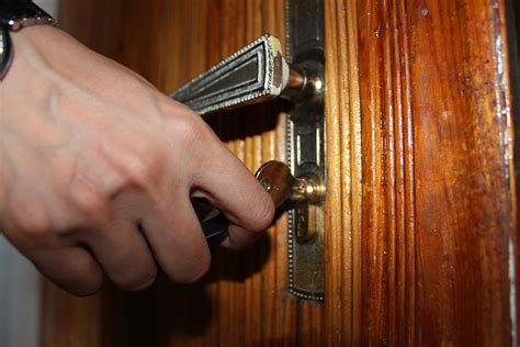 Free Images : hand, wood, guitar, home, steel, key, metal, close, door ...