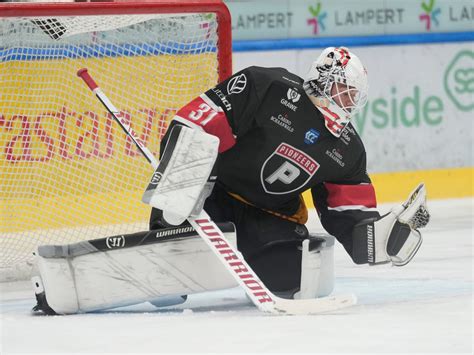 Pioneers Vorarlberg Jubeln Ber Sieg Bei Den Graz Ers Eishockey