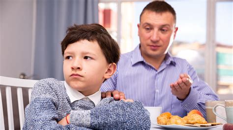 Aprende a lidiar con un niño mentiroso sus razones para desconfiar y