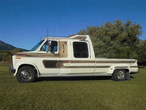 Ford E350 Cabriolet Dually Blue Oval Trucks