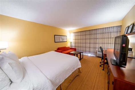 COURTYARD BY MARRIOTT BETTENDORF QUAD CITIES - Updated January 2025 ...