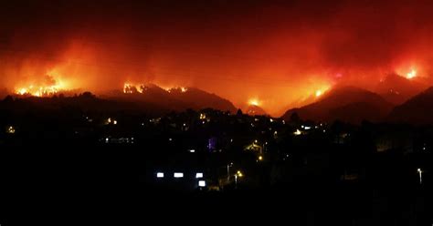 Decenas De Miles De Personas Han Sido Evacuadas Debido A Los Incendios