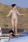 Anne Hathaway Bikini Hot Sex Picture