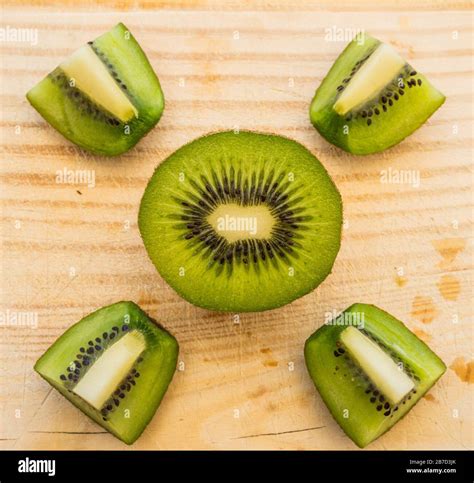 Fantasy plating of a kiwi Stock Photo - Alamy