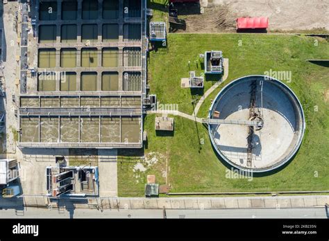 Vue aérienne de l installation de traitement des eaux usées de la