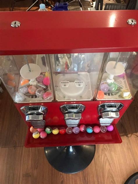 Triple Head Candy Vending Machine Wstand Gumballs Candy And Capsule