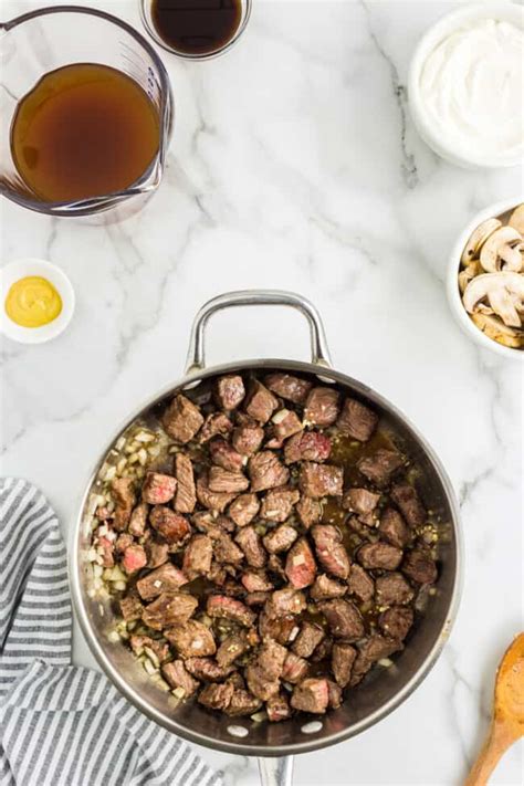 Crock Pot Beef Stroganoff Julie S Eats Treats