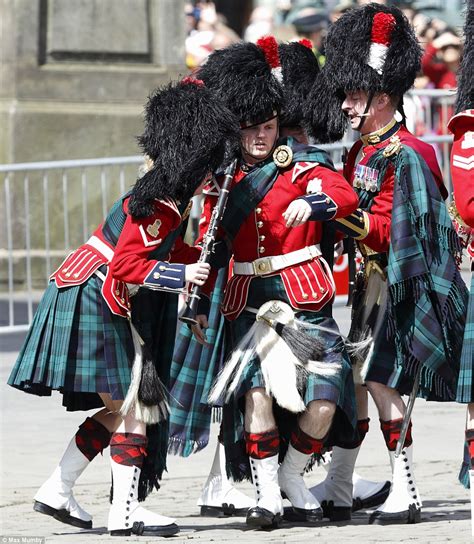 Royal Regiment Band Kilted Clarinetist Faints During Order Of The