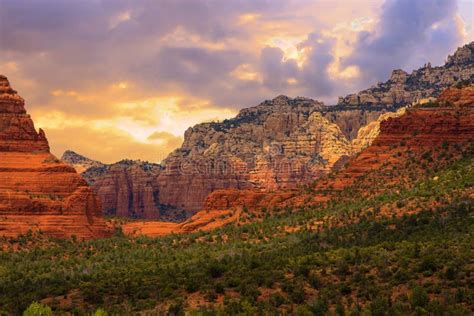 Sedona Arizona Sunrise stock image. Image of cloudy, stone - 59272405