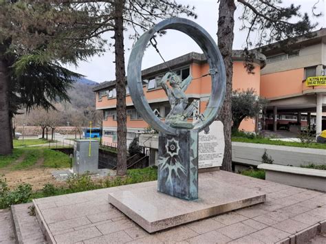 Monumento Alla Resistenza Di Aulla Pietre Della Memoria