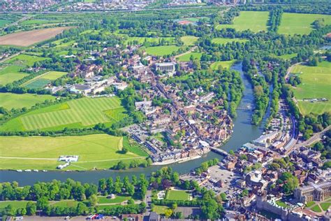 Vista A Rea De Windsor Castle Y Del Estacionamiento Para La Boda Real