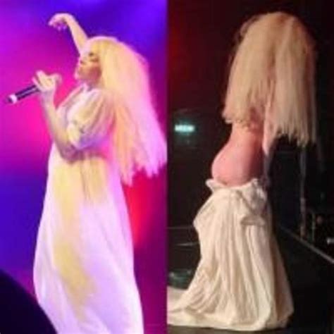 Gaga Se Desnuda En Pleno Concierto El Siglo De Torre N