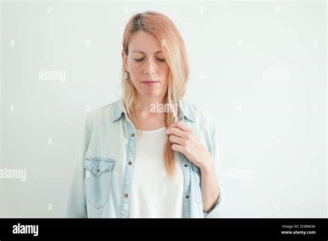 Langhaarige Blonde Model Fotos Und Bildmaterial In Hoher Aufl Sung Alamy