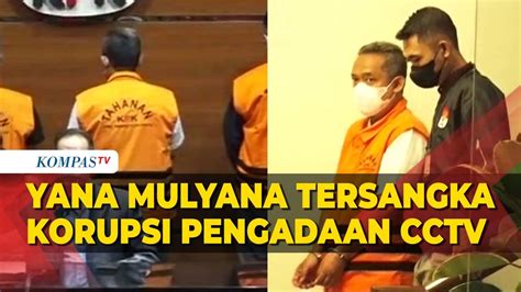 Jadi Tersangka Korupsi Walkot Bandung Yana Mulyana Kenakan Rompi