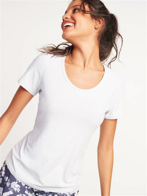 Breathe On Keyhole Back Performance Tee Old Navy