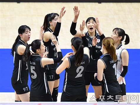 한국 여자배구 중국에 1 3 패배vnl 26연패 수렁