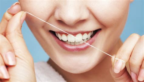 Aprende a usar adecuadamente el hilo dental Clínica Odontológica