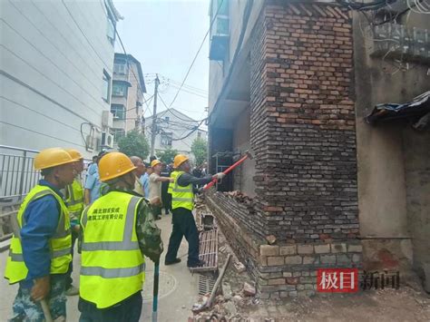 武汉这个街道深化路长制巡查，依法拆除私搭乱建违法建设 极目新闻