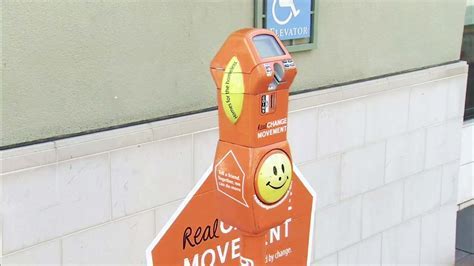 Are parking meters free in LA? – Road Topic