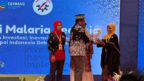 Hari Malaria Sedunia Aceh Raih Piala Bergilir Nasional Mikroskopis Malaria