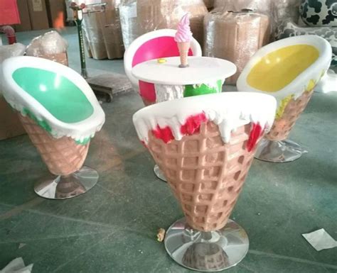 Outdoor Fiberglass Ice Cream Shop Furniture Display Cone Parlour Tables ...