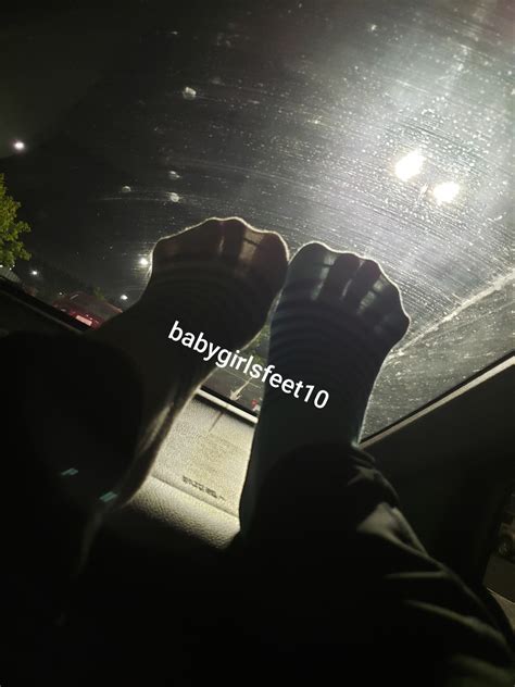 Size 7 Feet Pretty Ass Feet Those Legs Ugh