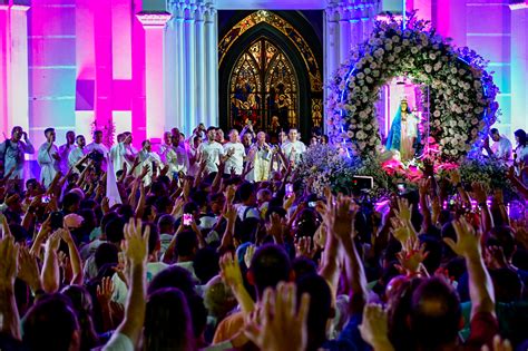 Festa Da Penha Prociss O Fotogr Fica Registra A Devo O Dos Fi Is