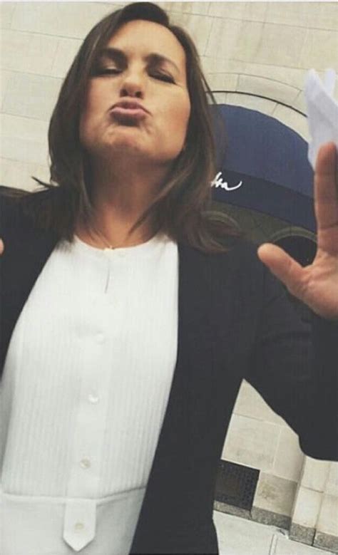 Pin By Trez Bertucci On Mariska Hargitay Mariska Hargitay Beautiful