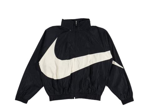 Sasom เสื้อผ้า Nike Swoosh Woven Jacket Black Coconut Milk เช็คราคาล่าสุด