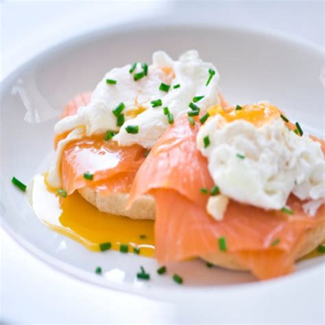 Poached Eggs With Cream Cheese And Smoked Salmon On English Muffins Rose Reisman