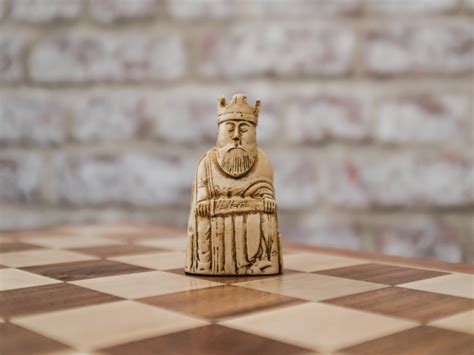 Berkeley Chess Isle Of Lewis Chess Ivory And Brown With Case