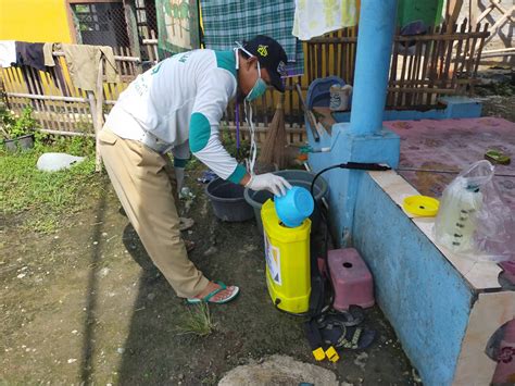 FPI Kutawaluya Karawang Semprotkan Disinfektan Di Masjid Musholla Dan