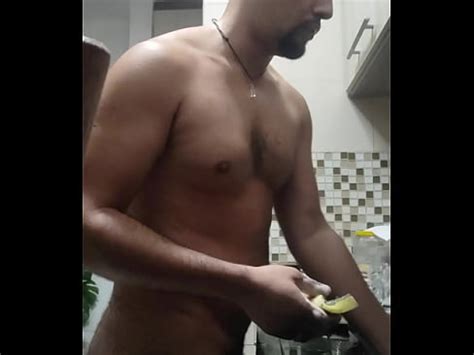 MACHO PELADINHO LAVANDO LOUÇAS XVIDEOS