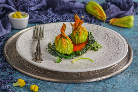 Fiori Di Zucca Ripieni Al Forno Ricetta Vegetariana Facile E Gustosa