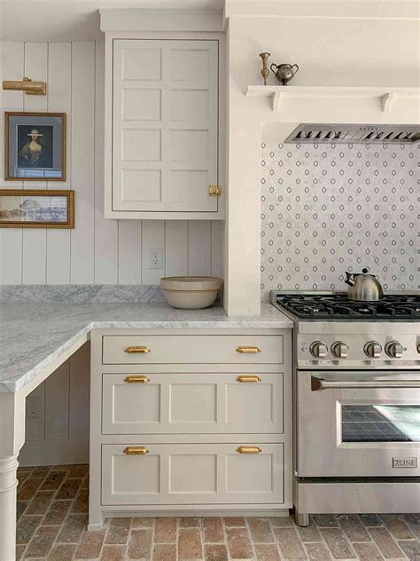 How To Tile A Backsplash In Easy Steps