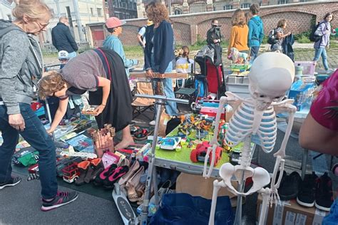 A Lille La Braderie Des Enfants Attire Les Petits Et Les Grands