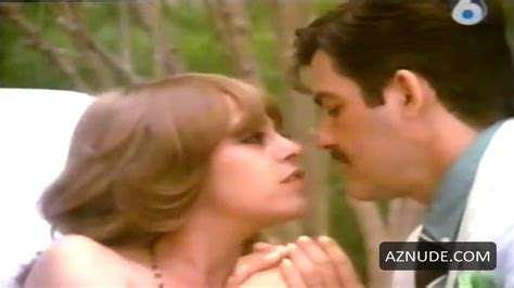 Cuanto Cobra Un Espia Nude Scenes Aznude