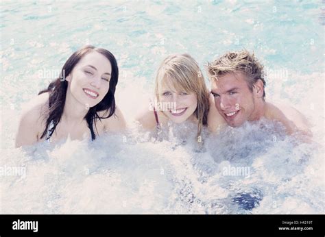 Friends Hot Tub Hi Res Stock Photography And Images Alamy