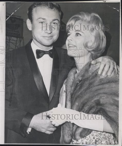 Actor Nick Adams And Wife Carol 1965 Vintage Press Photo Print Historic Images