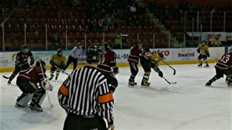 C Est La Fin Du Tournoi De Hockey Midget Kiwanis De Gatineau Radio Canada