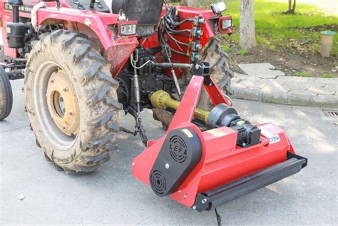 China Tractor Attachments Farm Lawn Cutter Tractor Flail Mower with ...