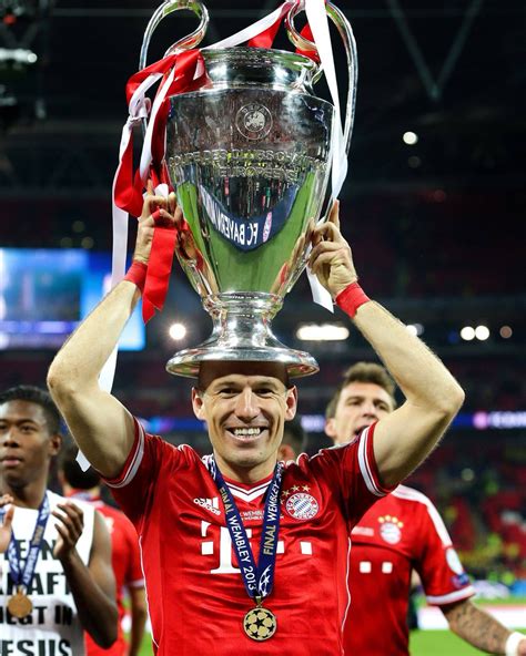 FC Bayern München on Twitter Alles Gute zum Geburtstag ArjenRobben