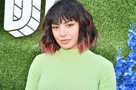 Charli Xcx Fights Period Shame With Tampon String On Tour