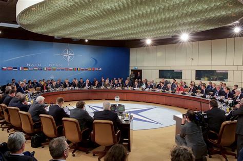 Глава МИД Венгрии заявил о невозможности вступления Украины в НАТО без ...