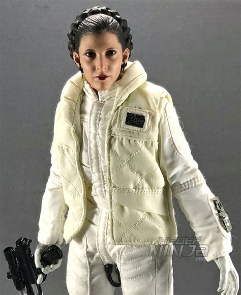 A Review Of Hot Toys Princess Leia Figure From The Empire Strikes Back Hi Def Ninja Blu